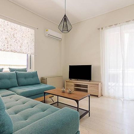 Cozy Flat With 1 Bedroom Next To Metro Station เอเธนส์ ภายนอก รูปภาพ