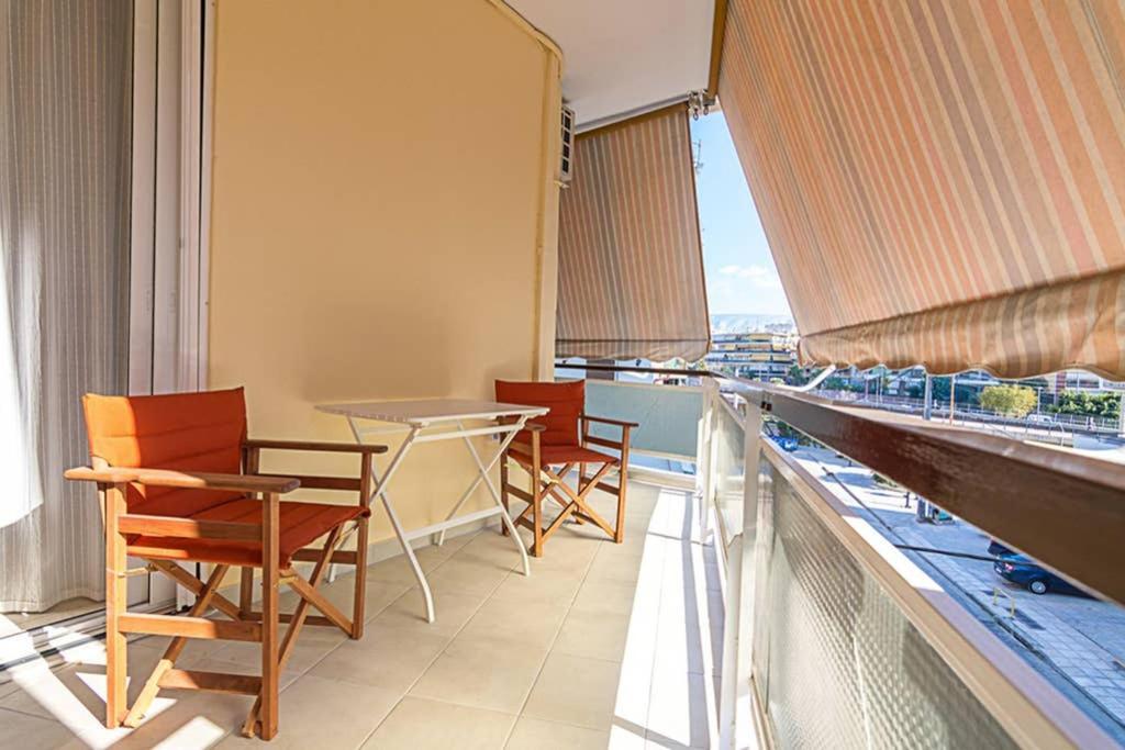 Cozy Flat With 1 Bedroom Next To Metro Station เอเธนส์ ภายนอก รูปภาพ