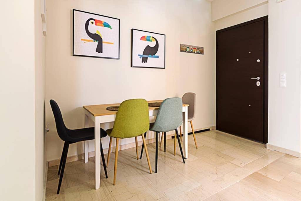 Cozy Flat With 1 Bedroom Next To Metro Station เอเธนส์ ภายนอก รูปภาพ