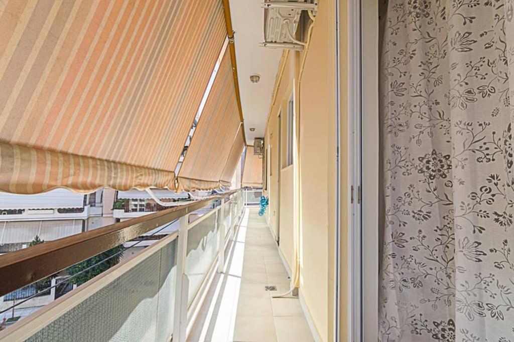 Cozy Flat With 1 Bedroom Next To Metro Station เอเธนส์ ภายนอก รูปภาพ
