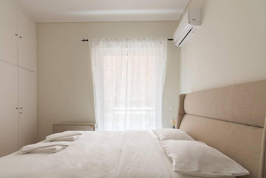 Cozy Flat With 1 Bedroom Next To Metro Station เอเธนส์ ภายนอก รูปภาพ